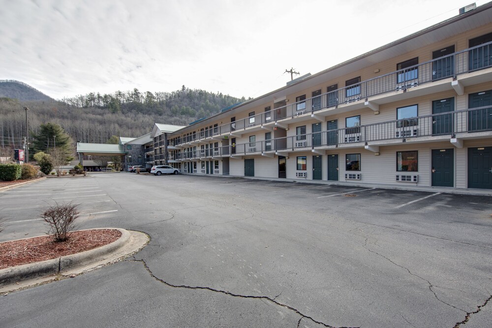 Cherokee Lodge