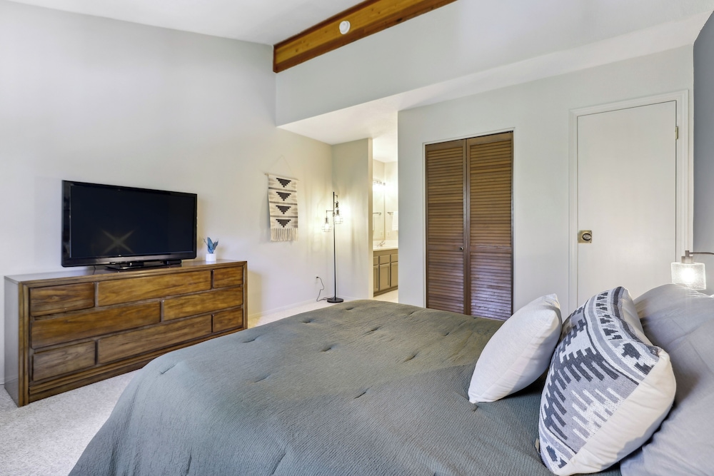 Cozy Winter Park Condo: Bike, Ski, & Hike!