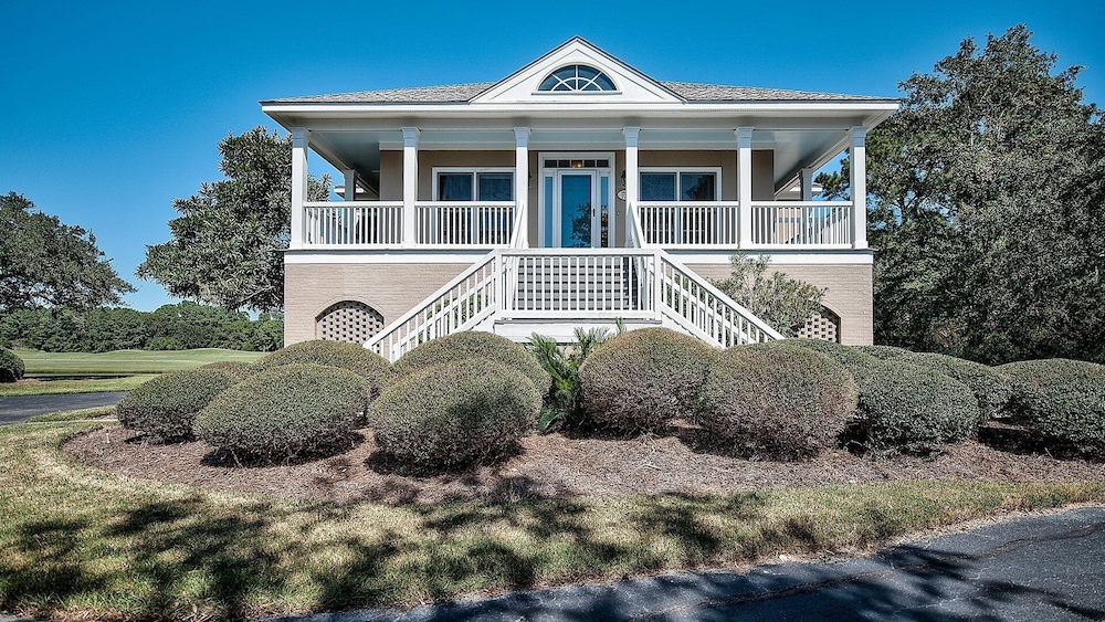 Looking For A Cozy Villa Located Next To The Golf Course? Good Trouble Is Your Answer! 3 Bedroom Villa by Peace Vacations view 2