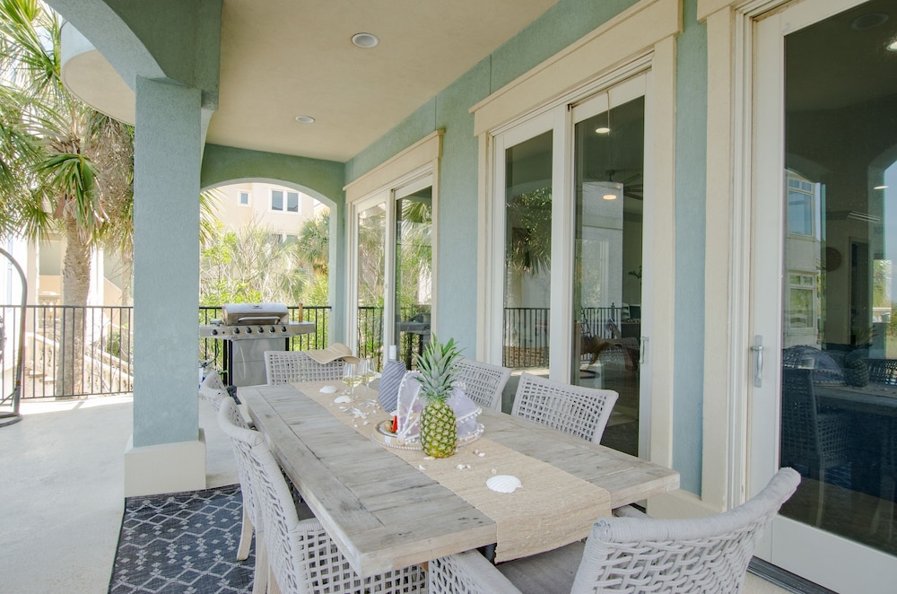 Coastal Marsh by Avantstay Infinity Pool Hot Tub View Pool Table Ping Pong