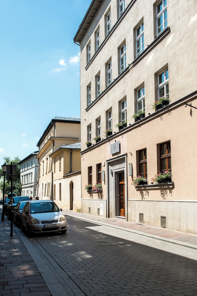 Hotel Portal House Apartments - Image 1