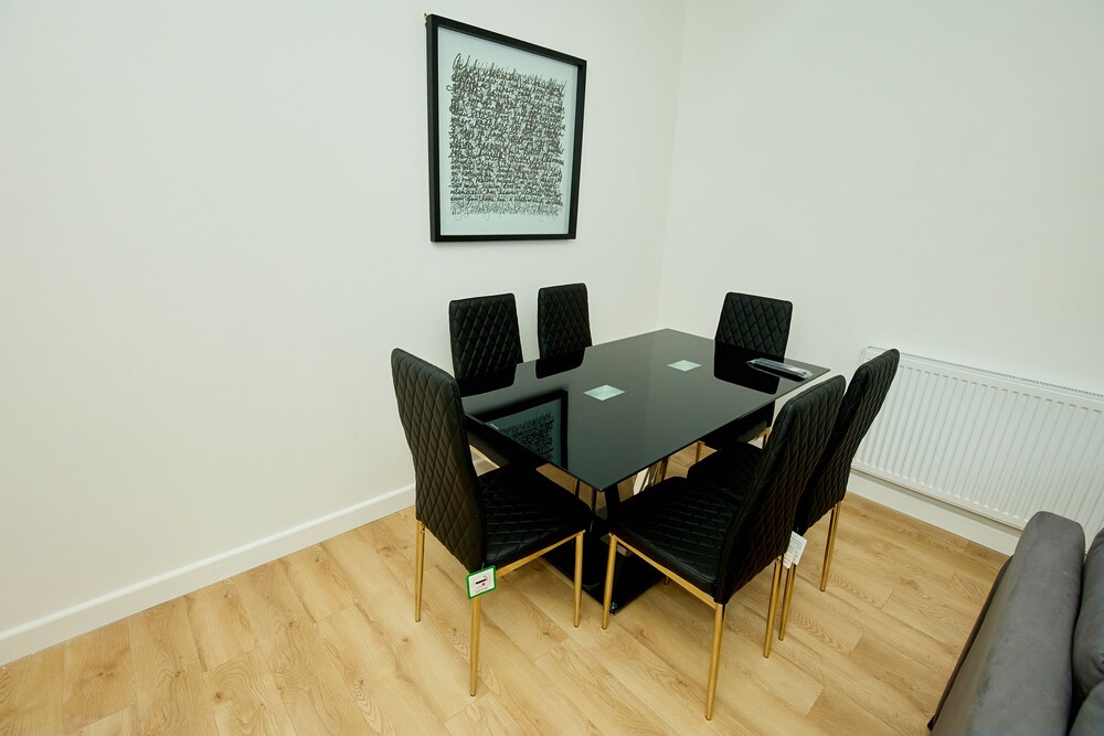 Charming 5-bedroom House in the Heart of Bexley