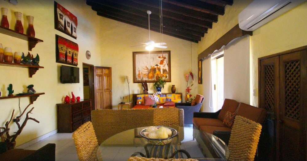 Los Tules Villas del Sol