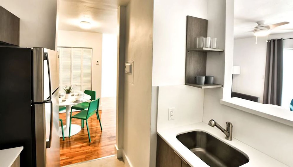 Broadway Suites Downtown by RocketStay
