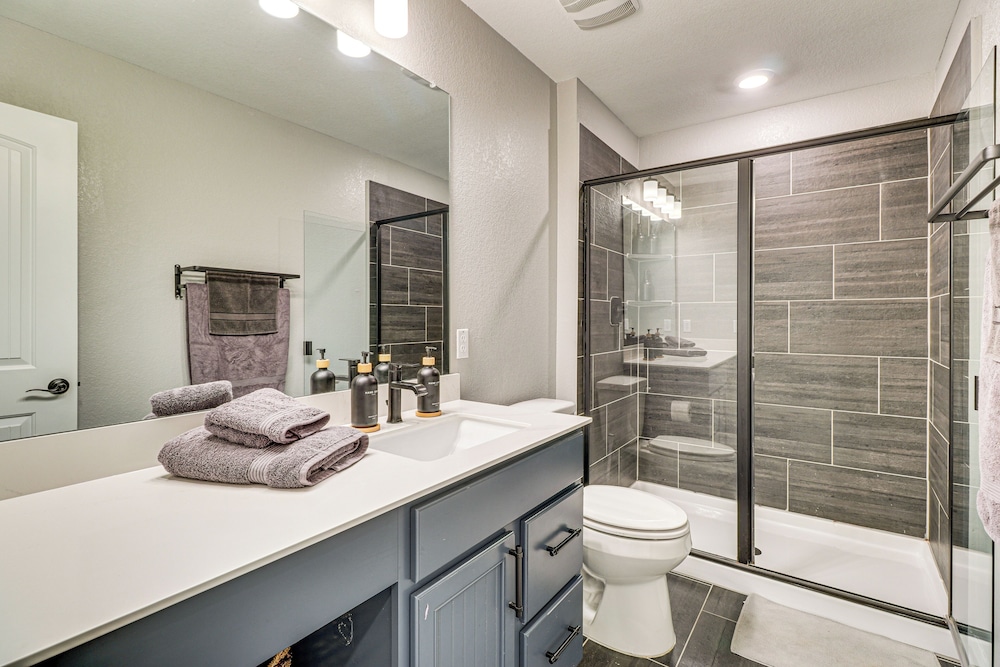 5 Mi to Old Town Hutto: Star Ranch Golf Retreat