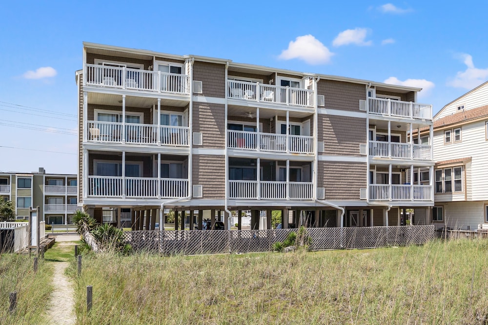 RainTree Villas 2F by RedAwning