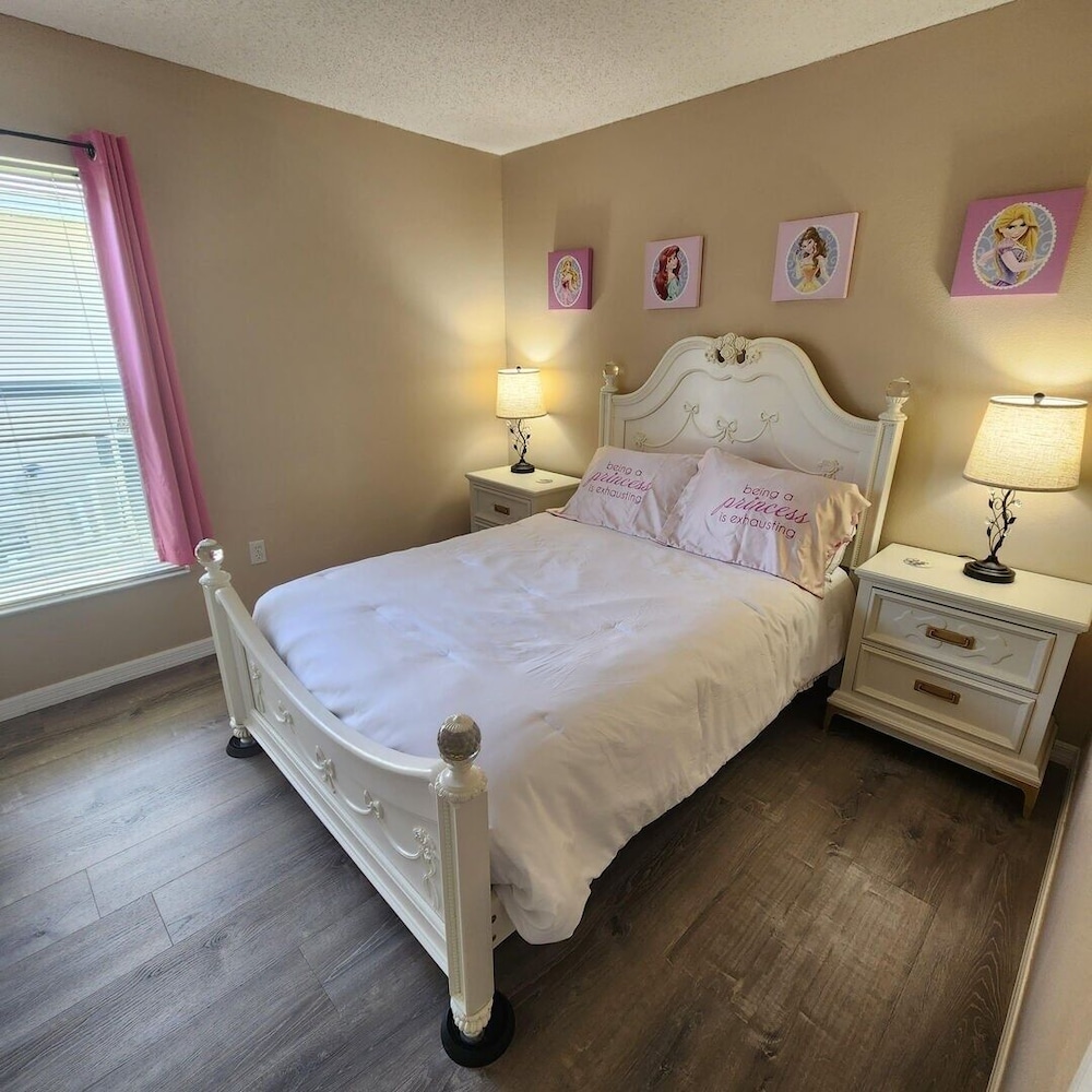 LKB4705AW 4 Bedroom villa in Lake Berkley 4 Home