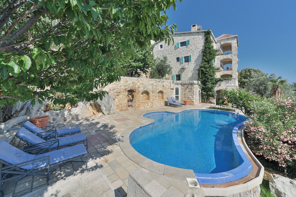 Olive Resort