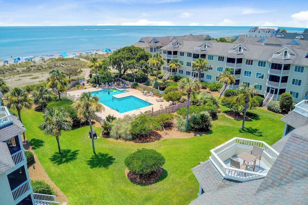 Oceanview Condo + Pool, Balcony & Beach Access 304 D Port O Call by Avantstay