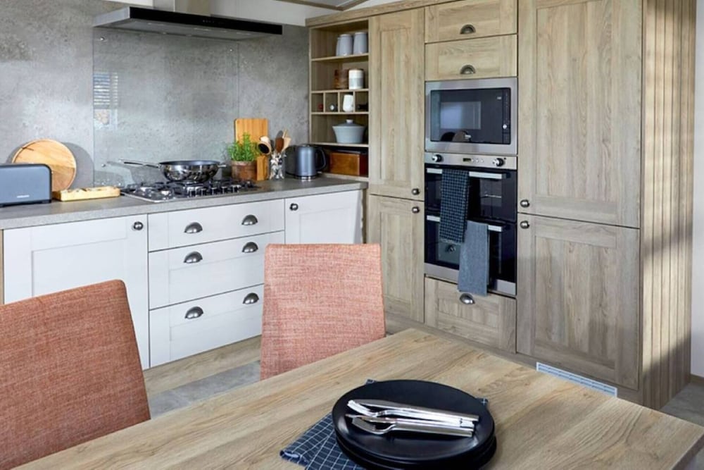 1 Bed Lodge Sleeps 4 - Pet Welcome - Fireplace view 3