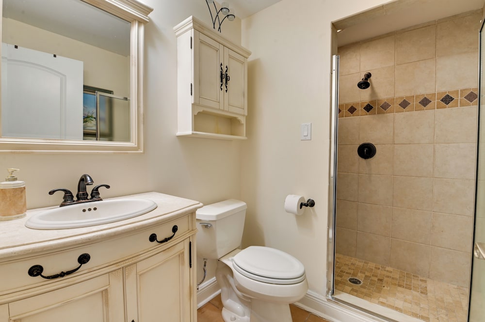 Oceanfront Escape on Wilbur Beach!