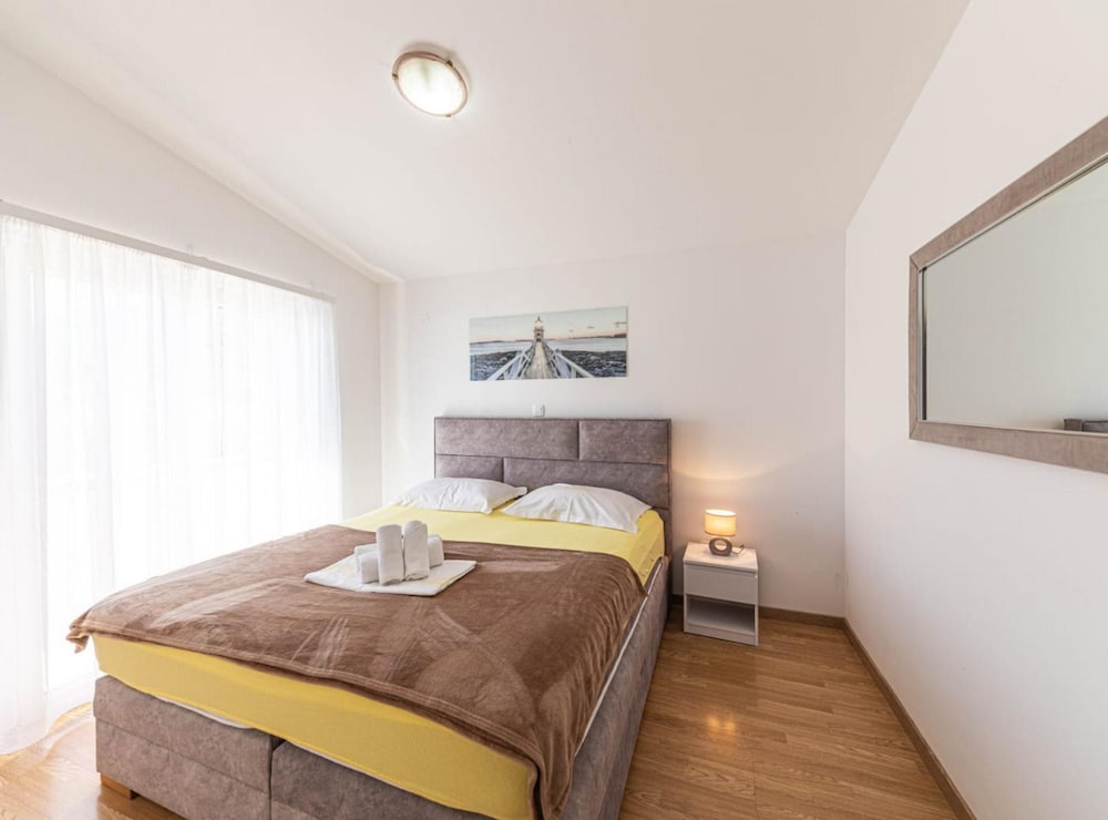 Kastel Luksic Scenic Villa With Pool