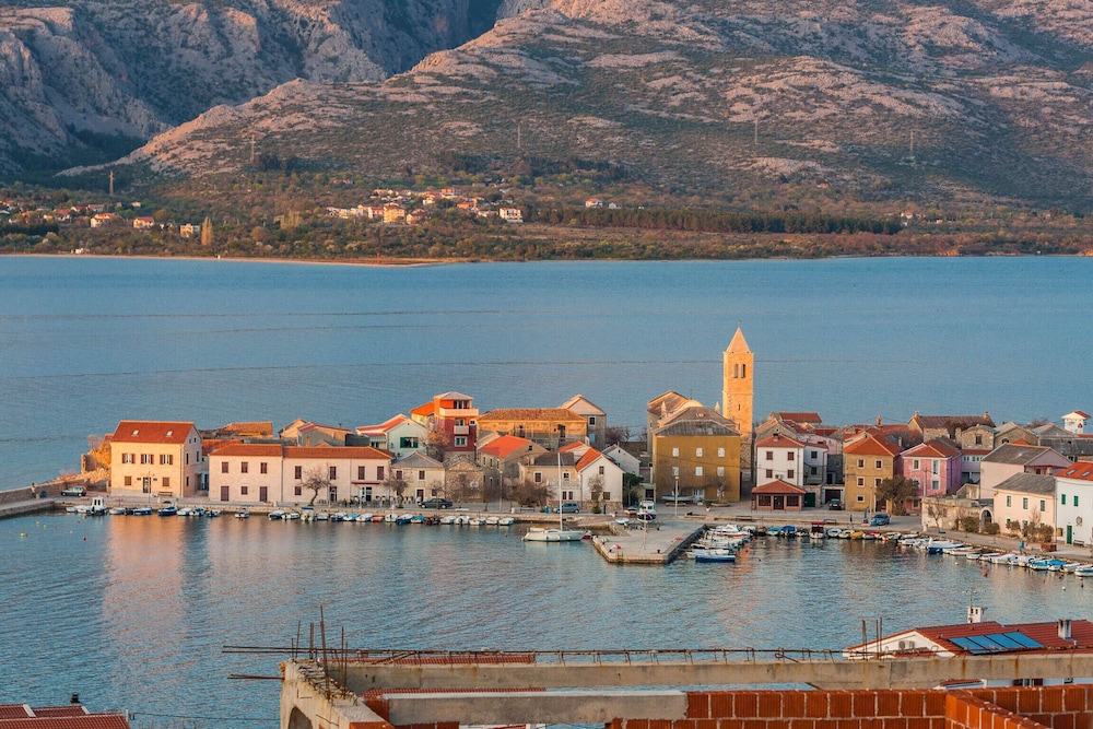 Cozy Apartments in Zadar With Sea and Mountain Views