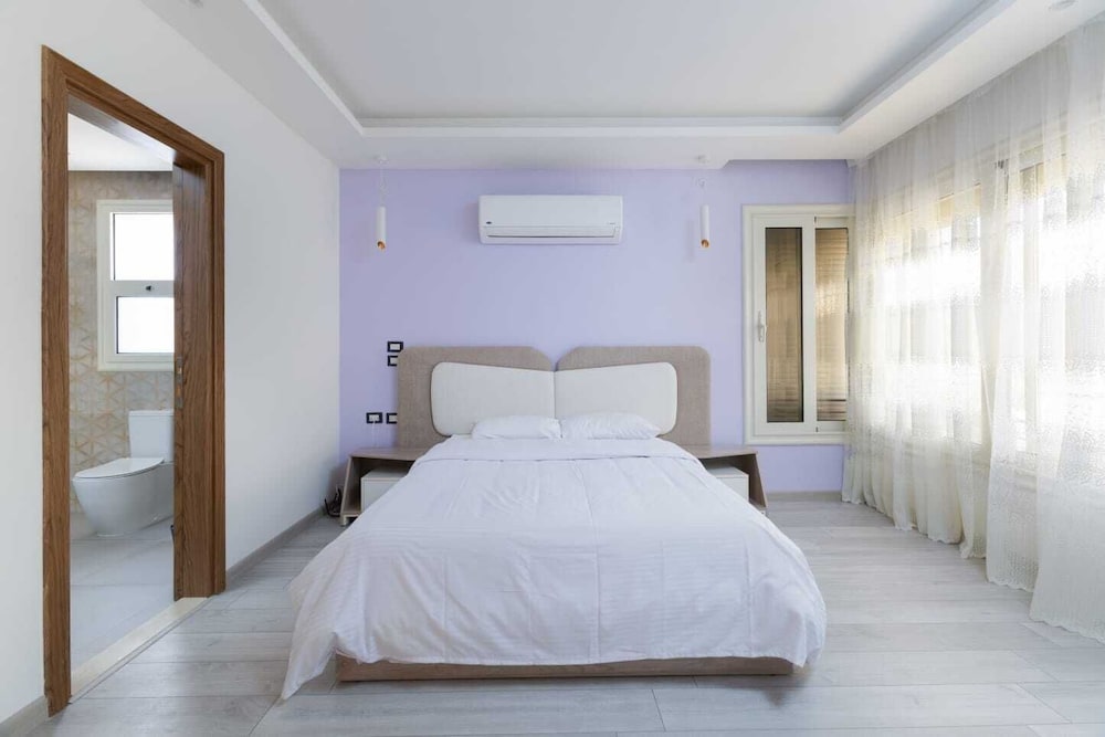 7BD Villa With Pool & Garden