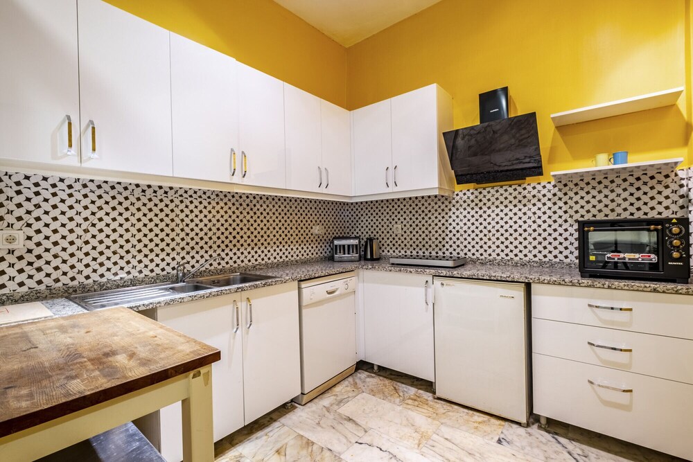 Stylish Flat With Excellent Location in Beyoglu