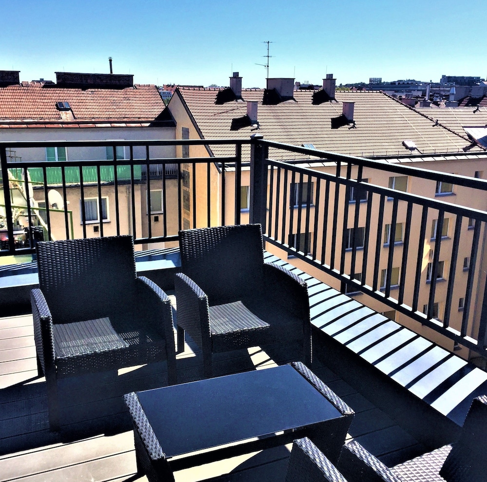 Christiano Apartments
