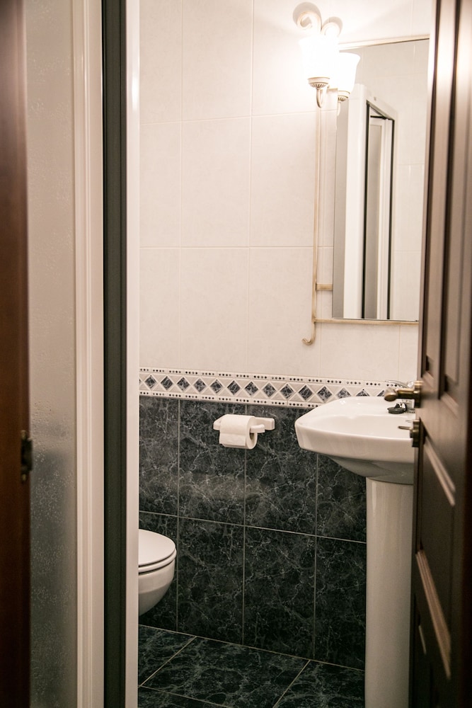 Hotel Restaurante Quintanares - Property Image 129