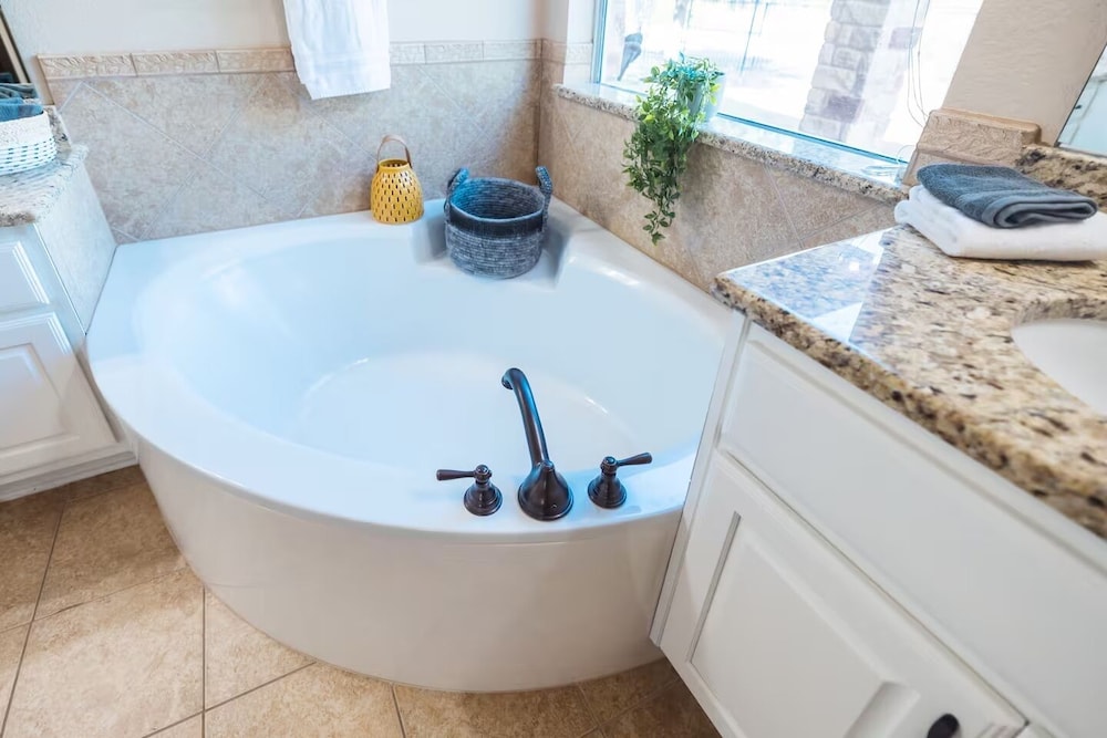 Austin Charm Home by The Key Rentals