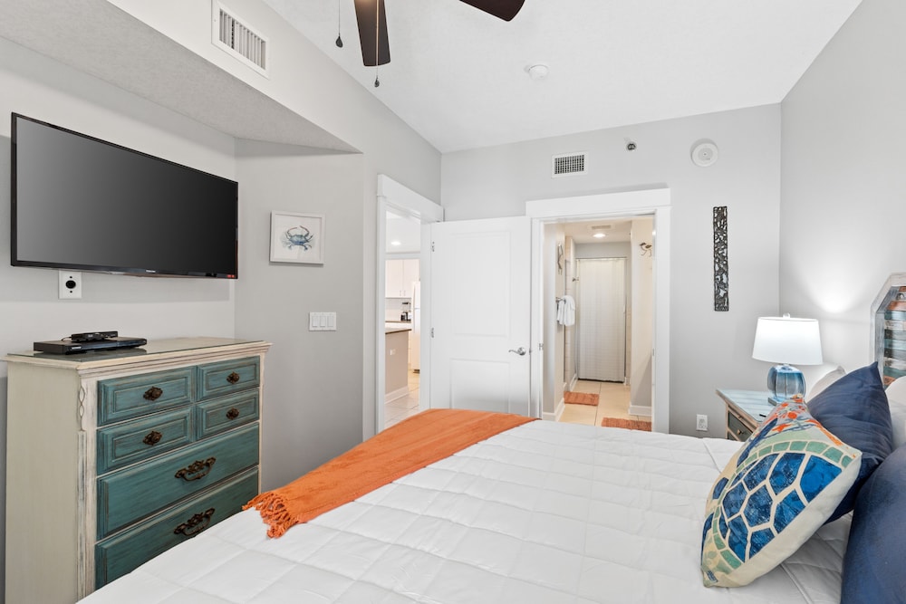 Grand Panama Beach Resort by Book That Condo