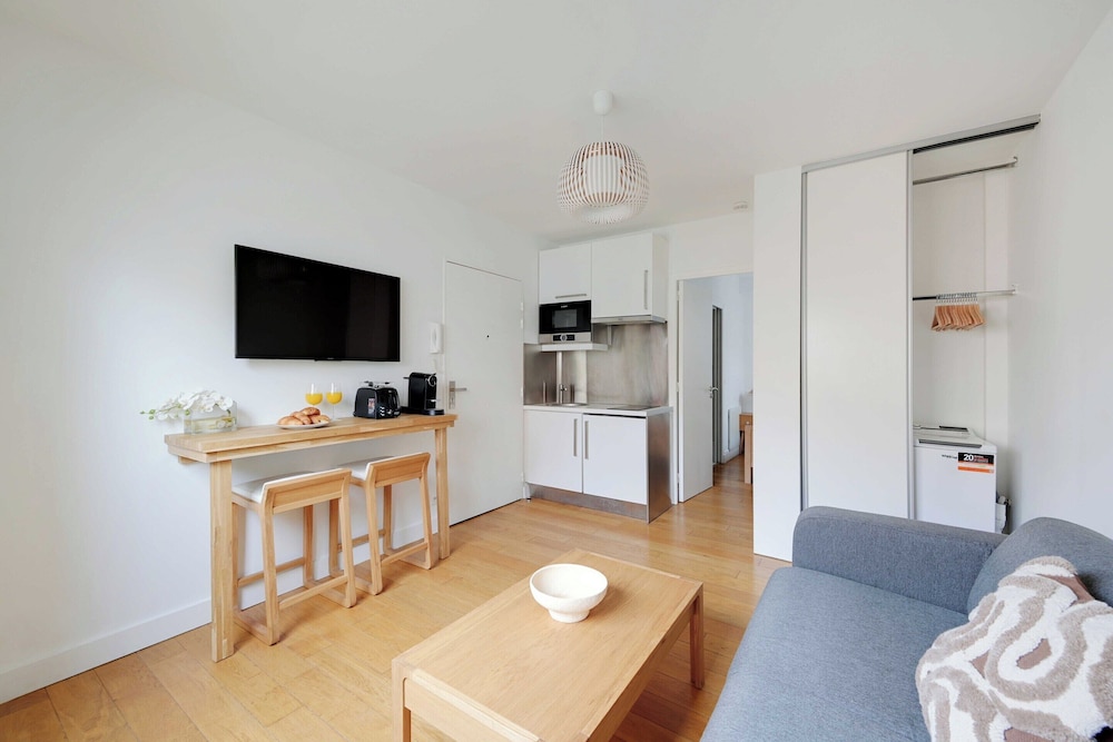 Charming Apartment - 1br-4p- Suresnes