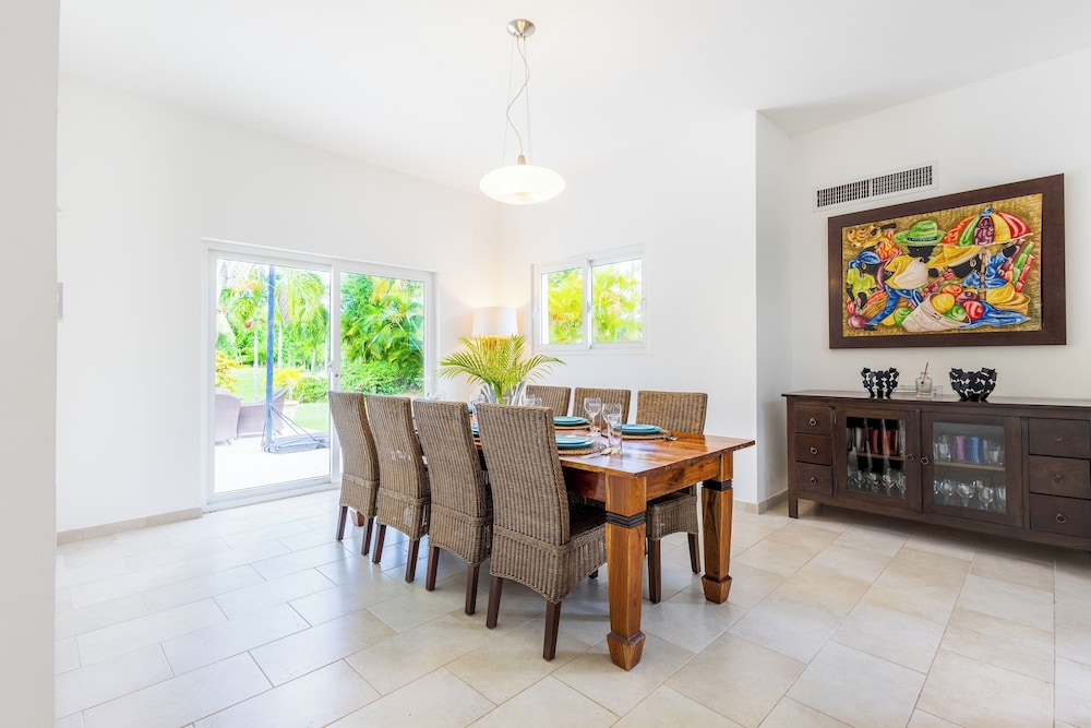 Villa Buganvilla 252 - 4BR Pool Jacuzzi Golf