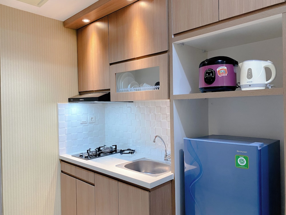 Minimalist And Enjoy Living 1Br Vasanta Innopark Apartment