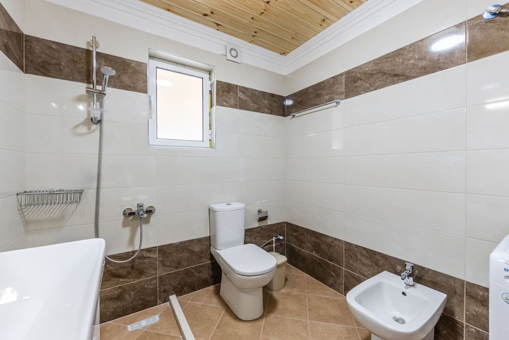 Hillside Apartment Gjirokast r 2