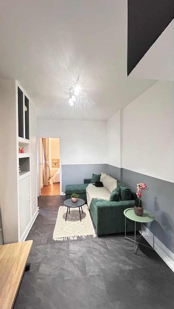 La maison de Paris Est Calme et Moderne
