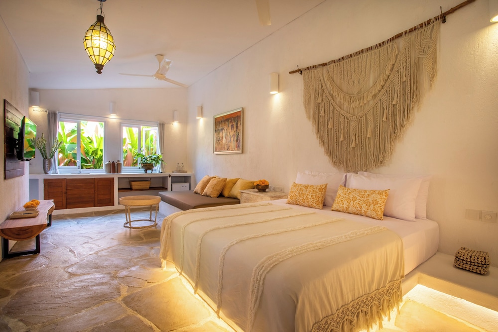PinkPrivate Sanur - for Cool Adults Only