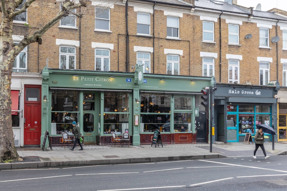 Poplar Grove II by Onefinestay