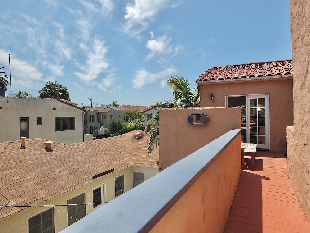 La Brisa 1 Block From the Beach! view 3