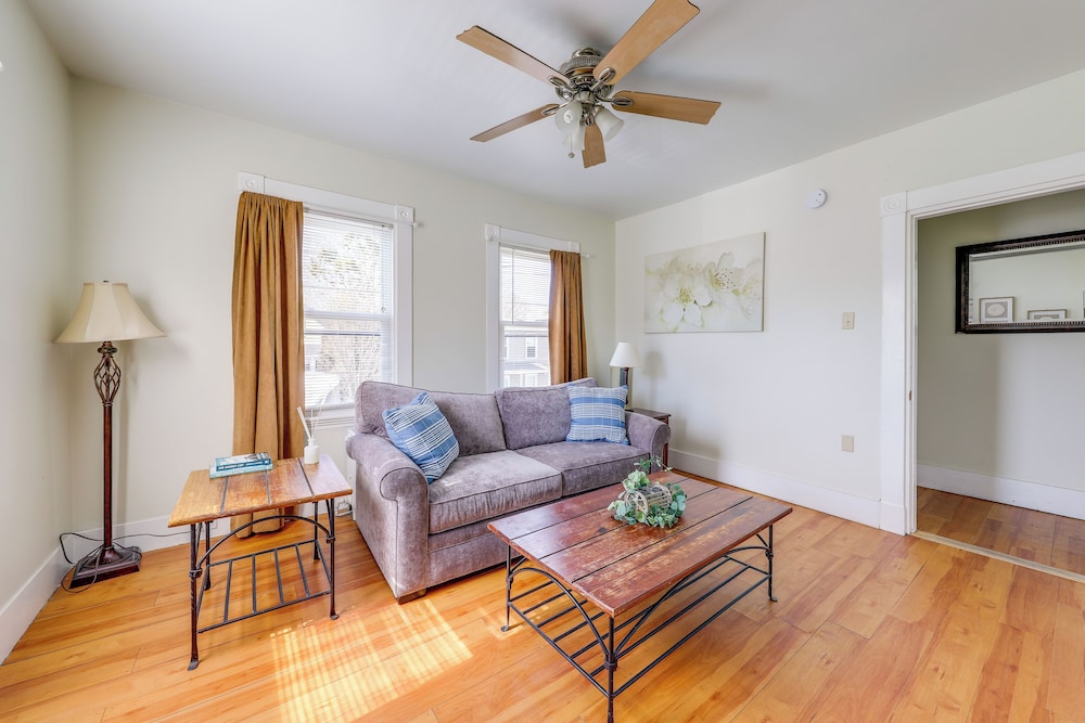 1/2 Mi to Pier: Wfh-friendly Apt in Maine!