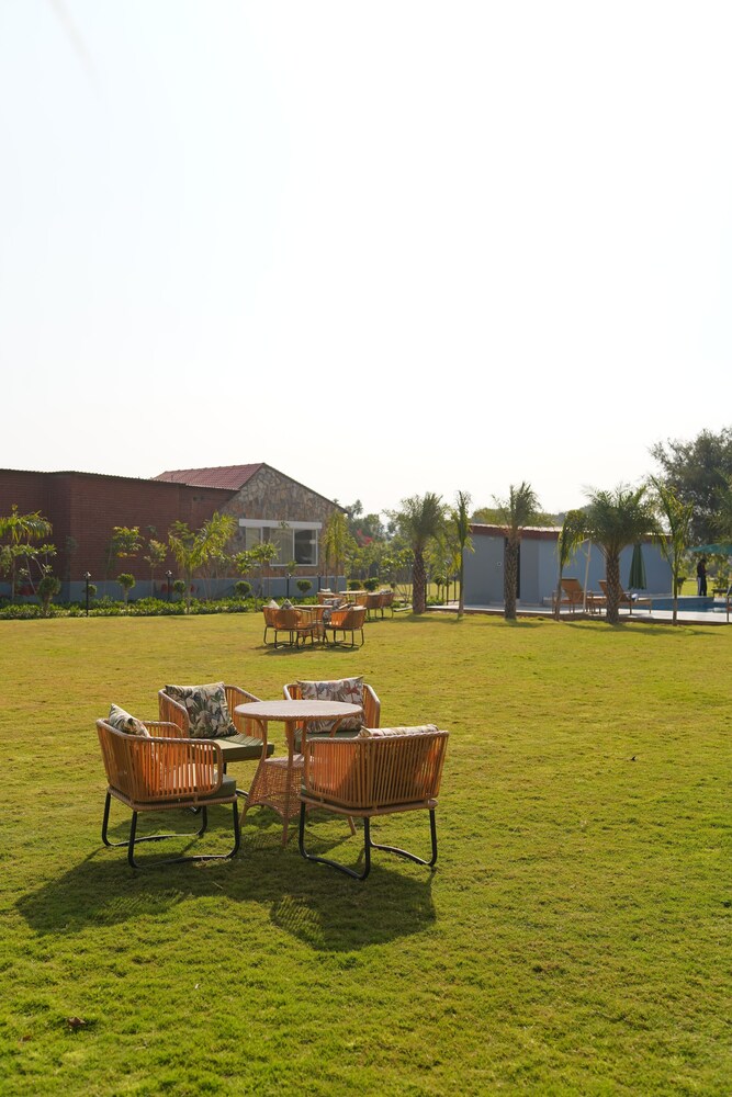 Spree Farmstay, Faridabad