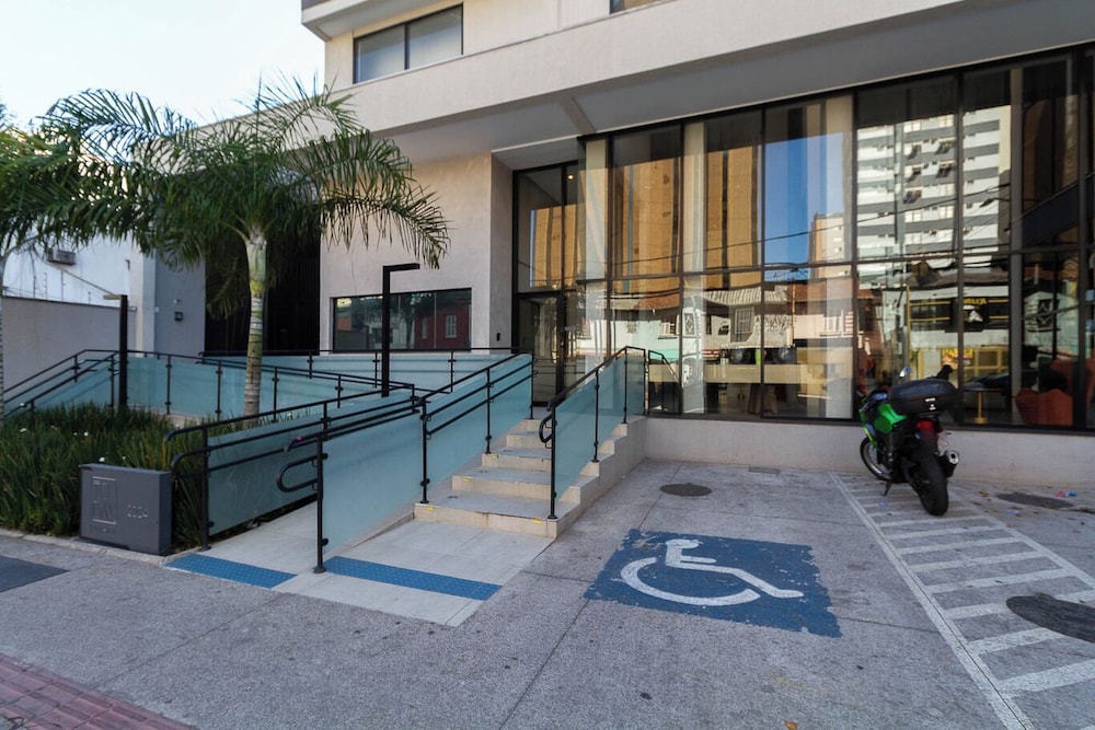 Apto em Pinheiros c Piscina Academia e Smartlock