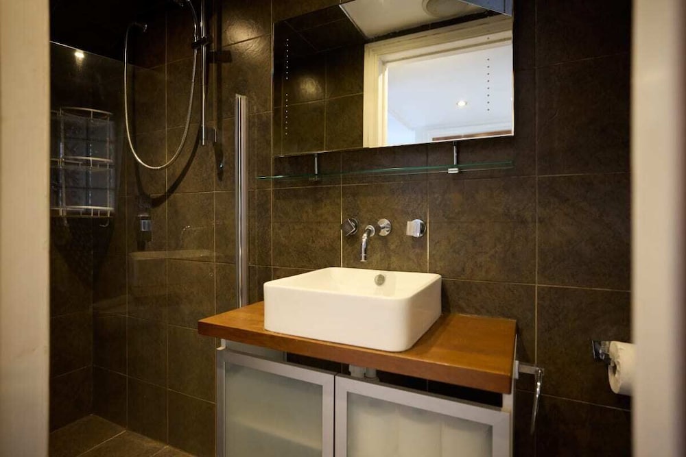 The Kensal Green Place - Modish 2bdr Flat With Study Room