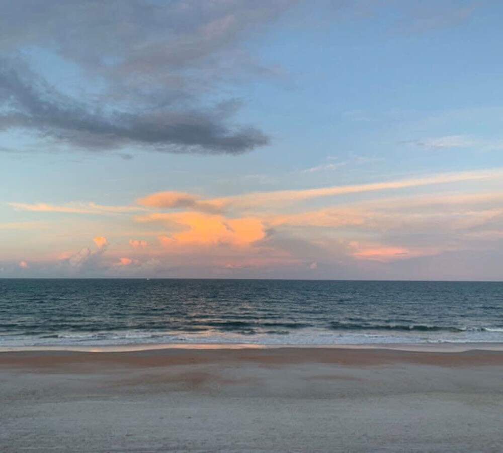 Oceanfront Blissful Sunrises Beach Gear BBQ