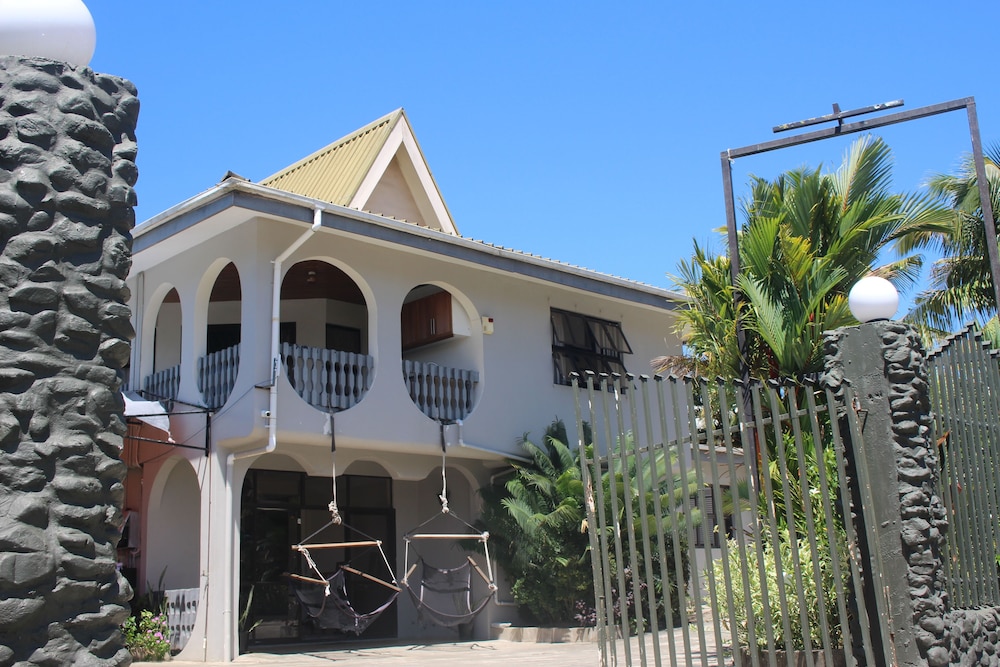 Bluewater Lodge - Hostel
