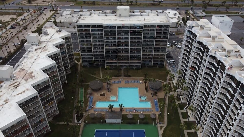 Saida Beachfront Luxe Condo Two Heated Pools 2 Bedroom Condo