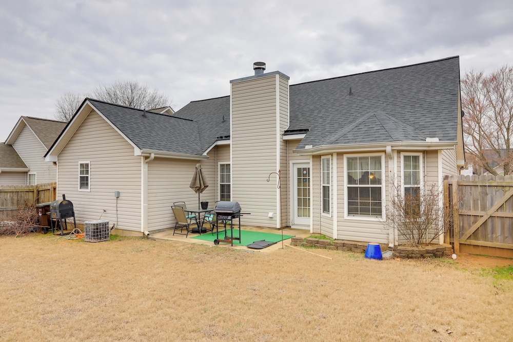 2 Mi to Heritage Park: Pet-friendly Mcdonough Home