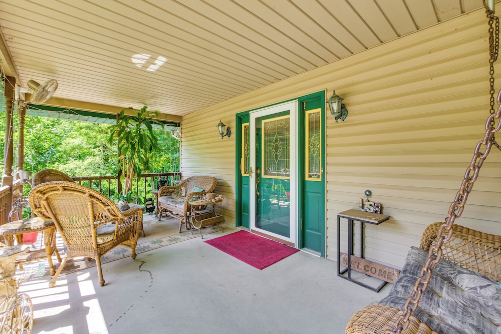 Patio & Nature Views: Fresno Getaway! view 4