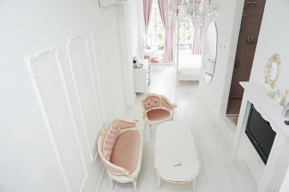 Milk White Homestay view 4