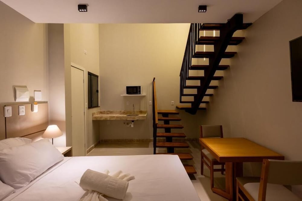 Aira Hotel