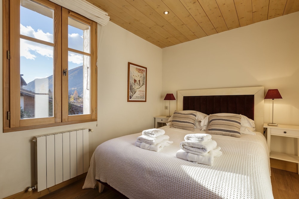 Chalet Les Tissourds 4 Central hot tub