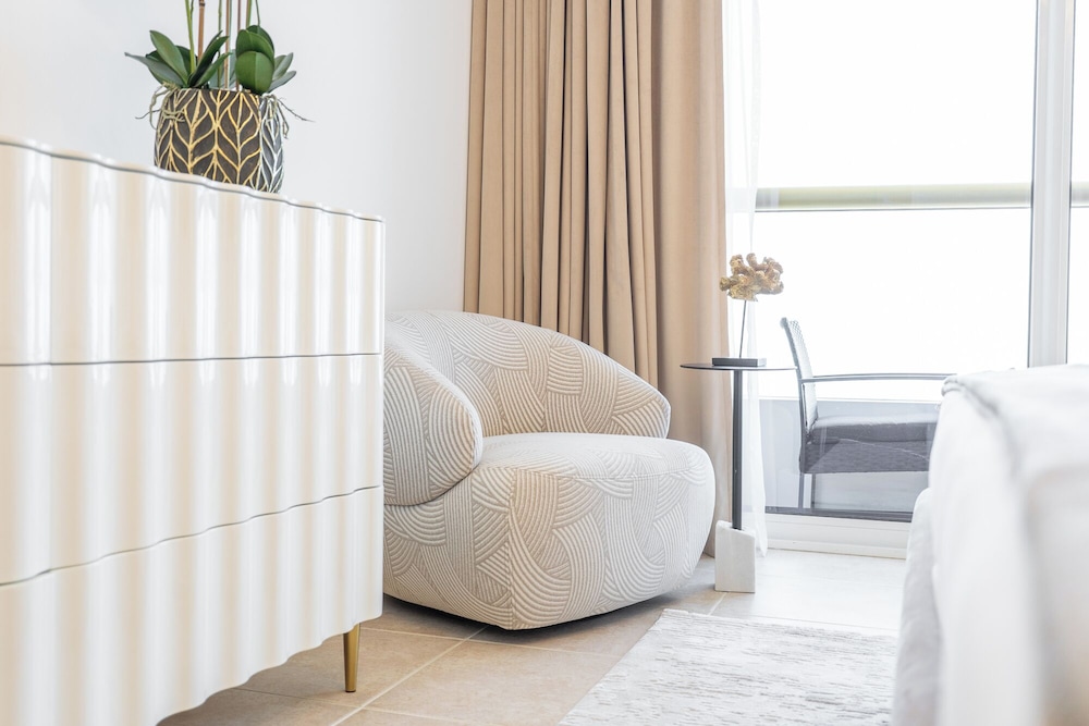 Czechin -Stylish 1BR in Elite Residences