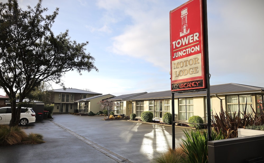 Tower Junction Motor Lodge - Image 1