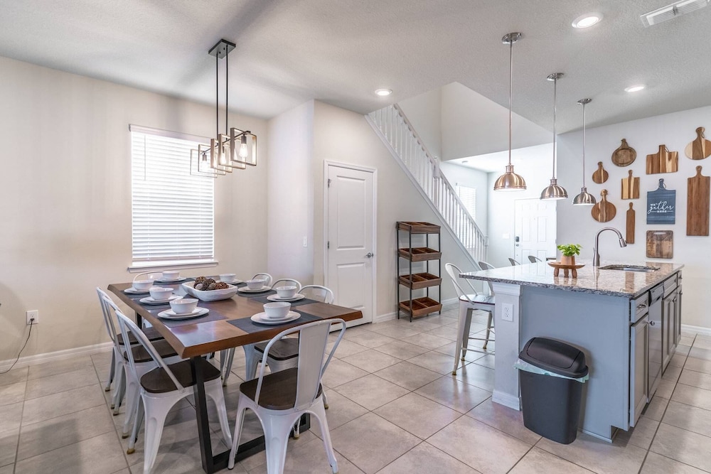 3285 Windsor Island