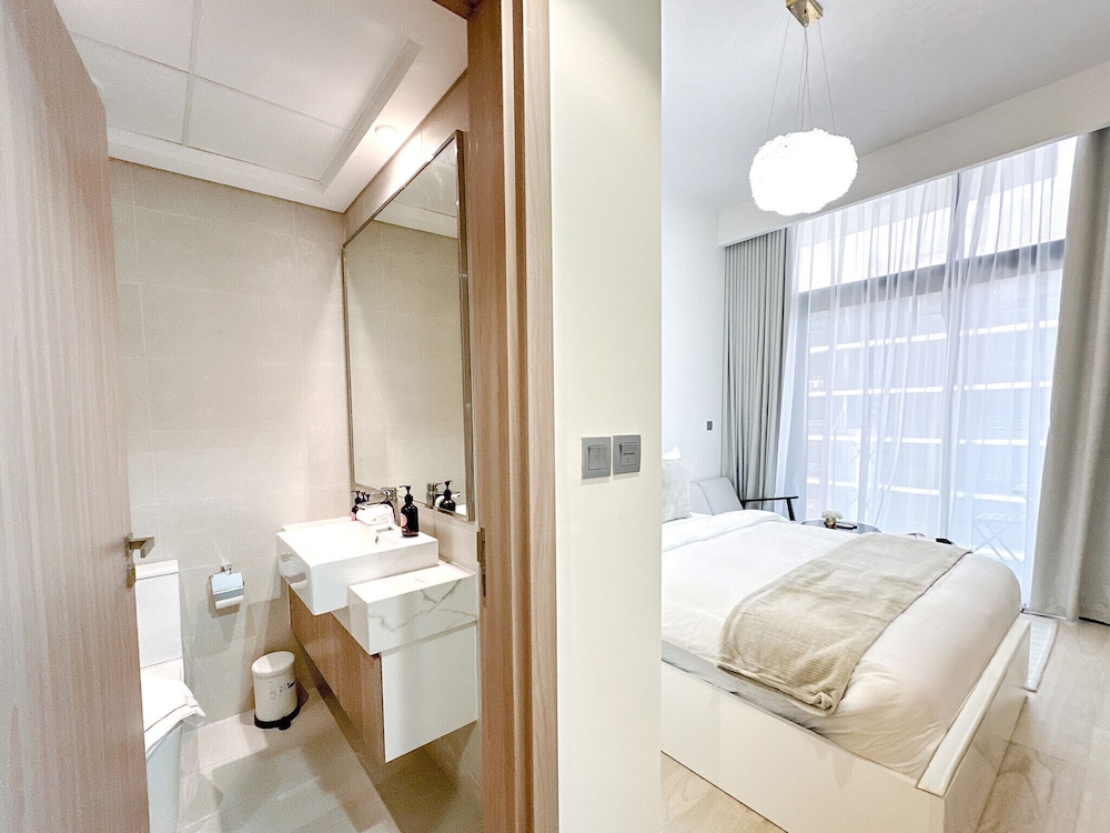 Easygo-spacious Luxury STU Azizi Rivra16