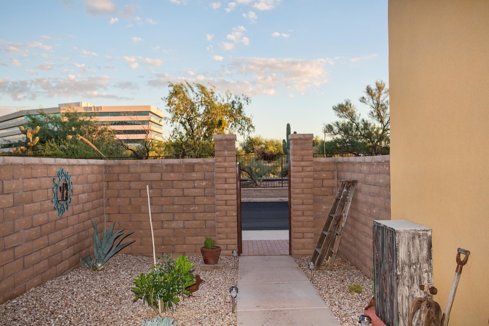 Heart of Tucson By Signature Vacation Rentals