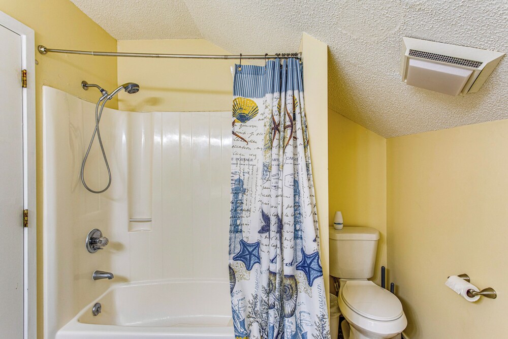 Golf, Gamble & Deep-sea Fish: Little River Condo