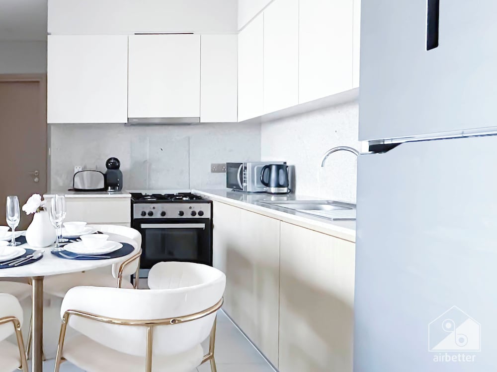 Luxurious Burj Royale One-bedroom & City Views